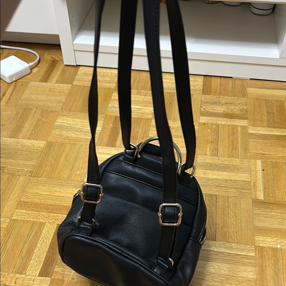 GUESS Black Crossbody Bag OR backpack - Picture 3 of 3